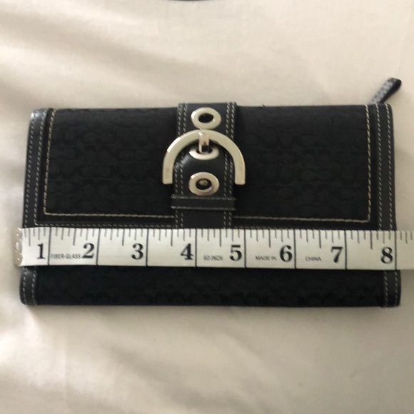 Authentic Coach  women’s wallet - Picture 1 of 8